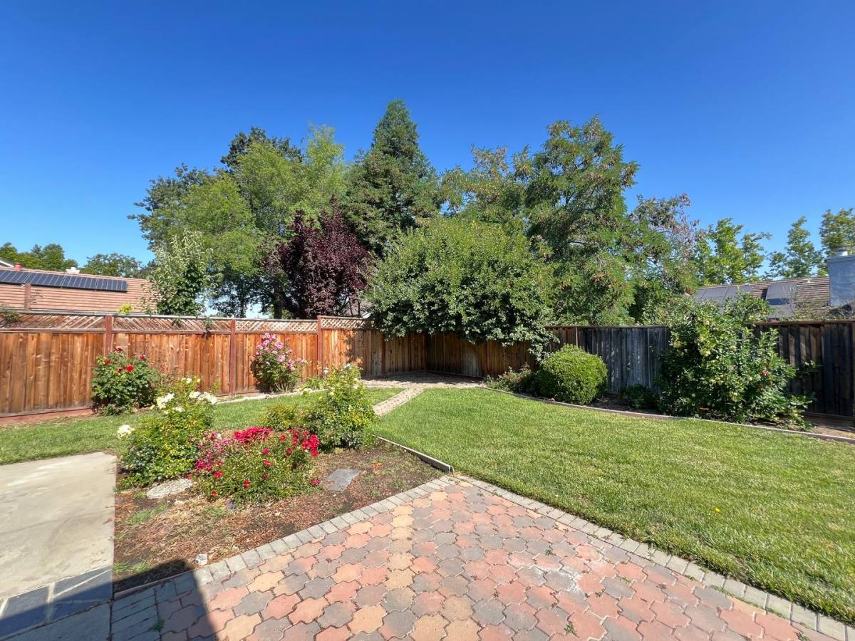 House for rent at 6968 Sunridge Dr, Livermore, CA 94551