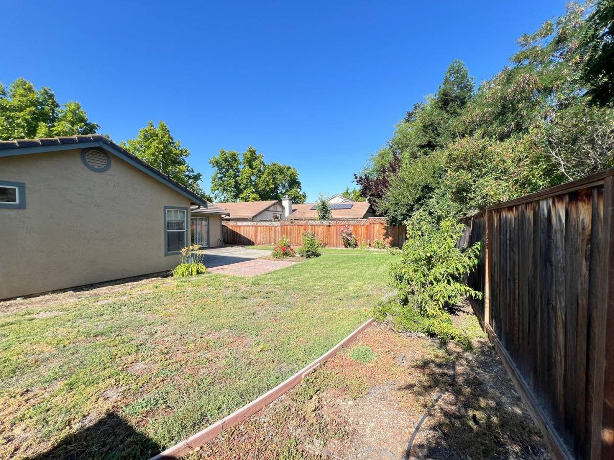 House for rent at 6968 Sunridge Dr, Livermore, CA 94551