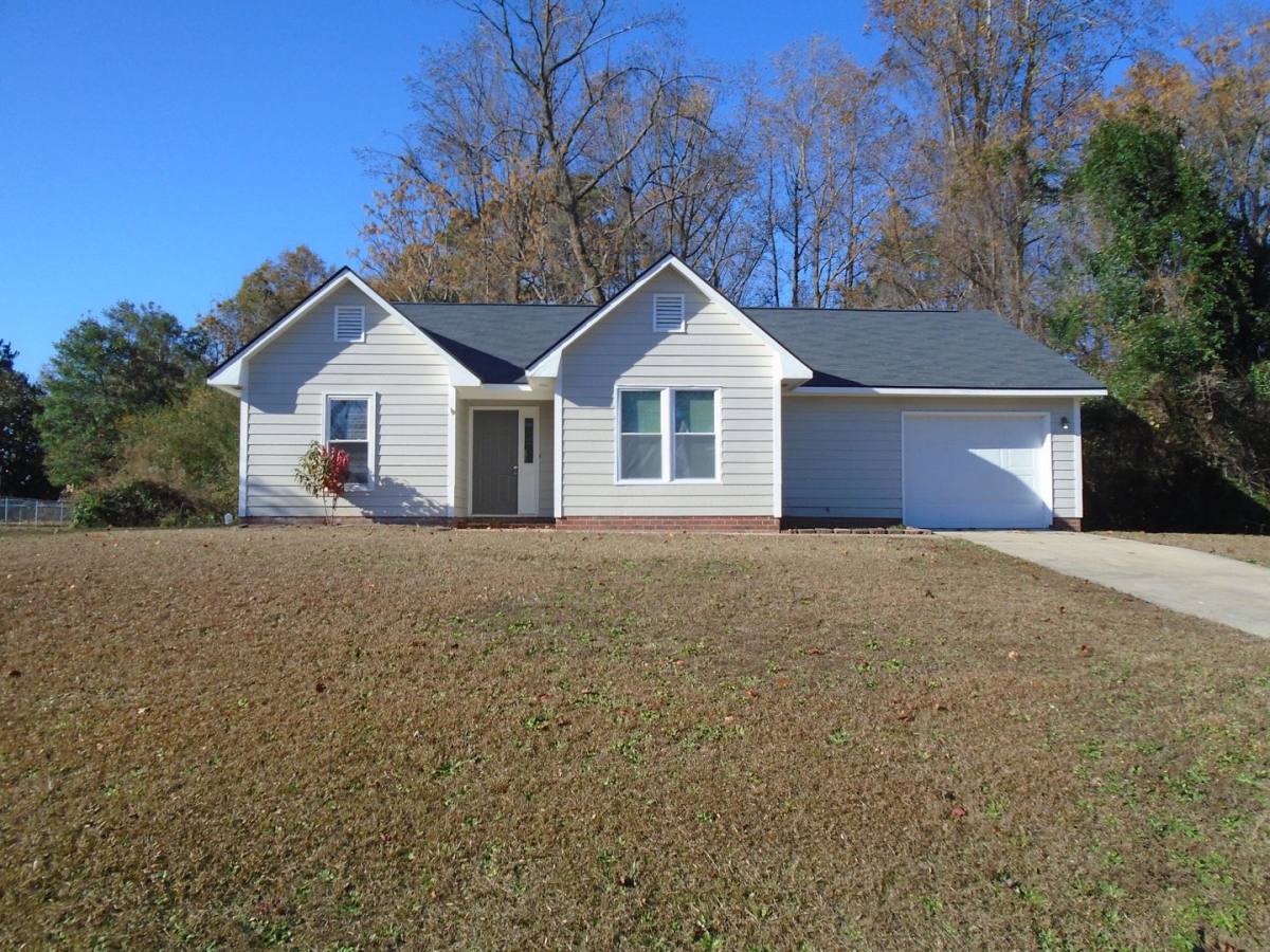 House for rent at 6557 Anniston St, Parkton, NC 28371