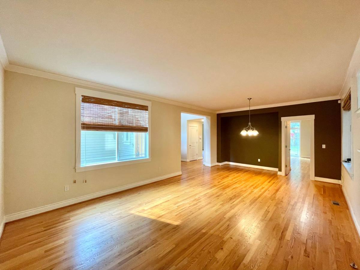 House for rent at 2646 116th Ave NE, Bellevue, WA 98004