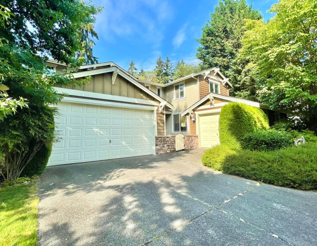 House for rent at 2646 116th Ave NE, Bellevue, WA 98004