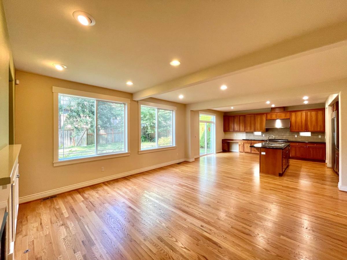 House for rent at 2646 116th Ave NE, Bellevue, WA 98004