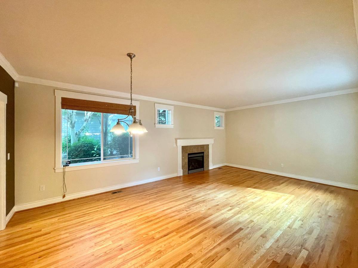 House for rent at 2646 116th Ave NE, Bellevue, WA 98004