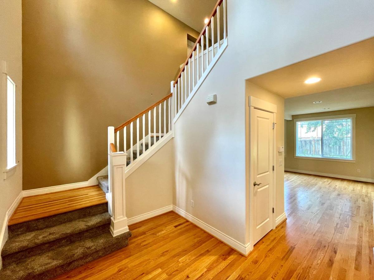 House for rent at 2646 116th Ave NE, Bellevue, WA 98004