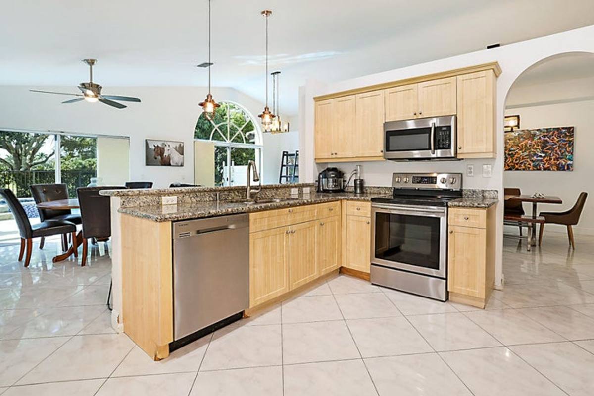House for rent at 18965 Adagio Dr, Boca Raton, FL 33498