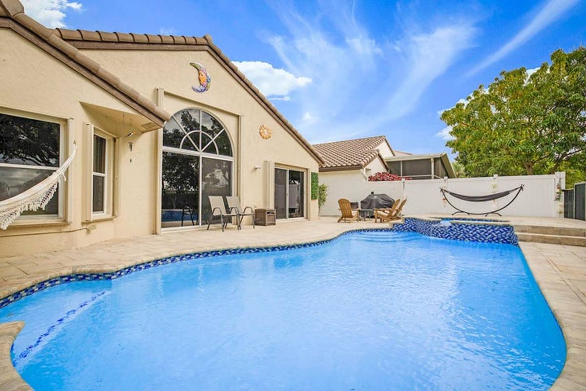 House for rent at 18965 Adagio Dr, Boca Raton, FL 33498