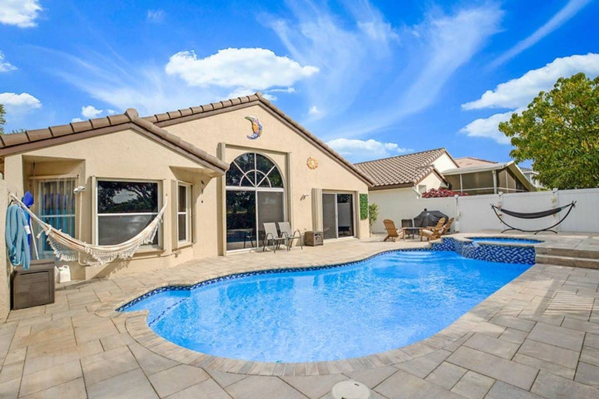 House for rent at 18965 Adagio Dr, Boca Raton, FL 33498