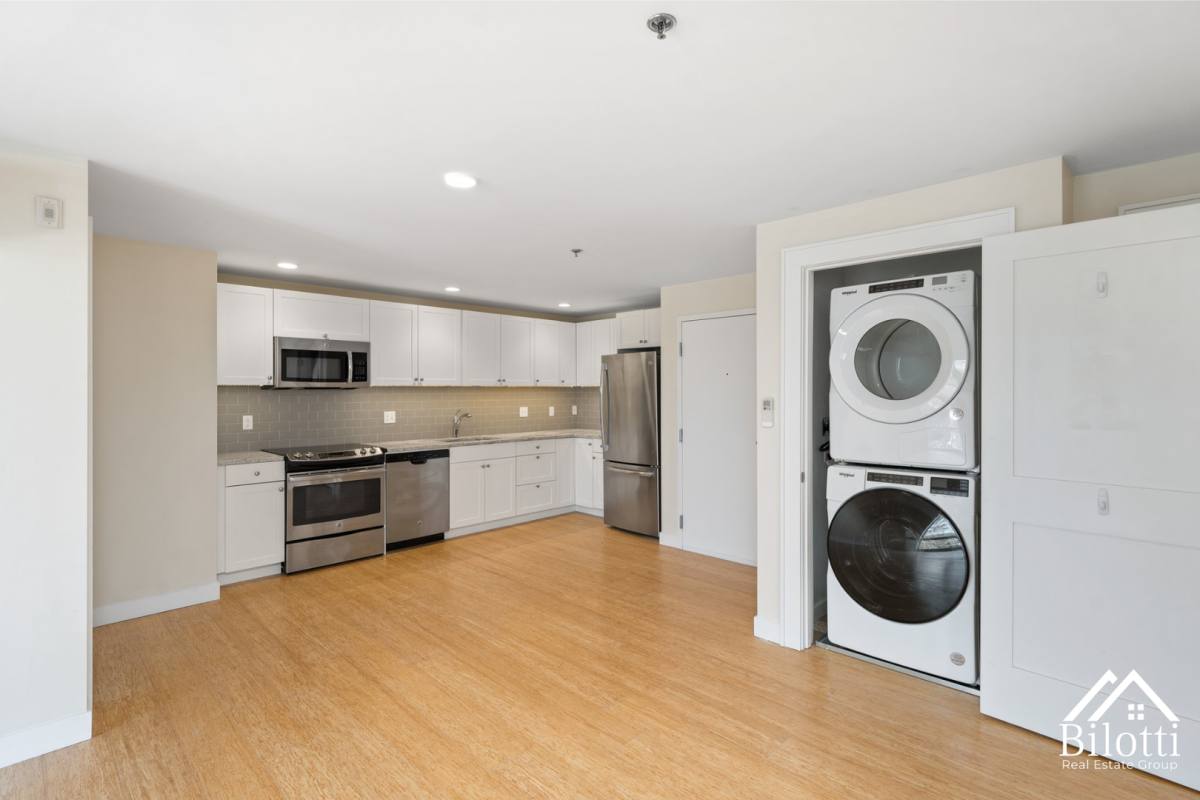 Apartment for rent at 101 Hillside Ave, Providence, RI 02906