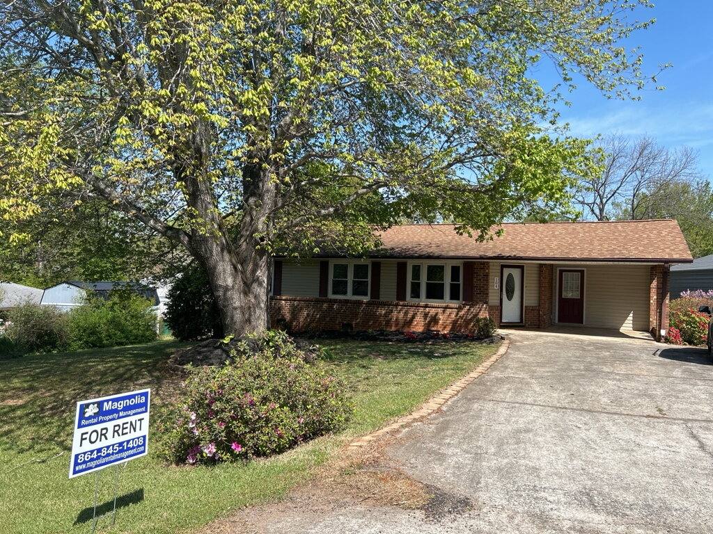 House for rent at 104 Elizabeth Dr, Piedmont, SC 29673