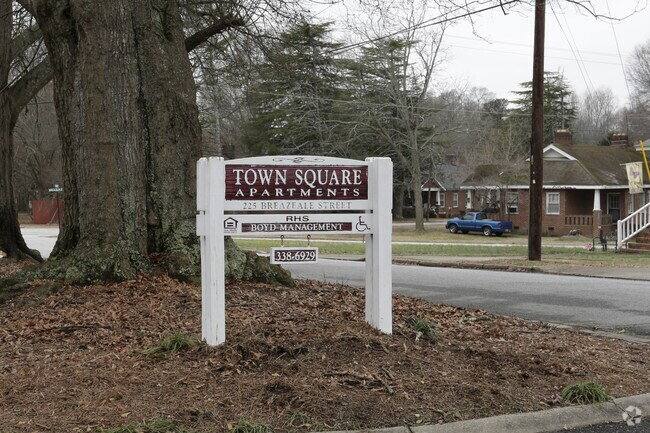 Apartment for rent at 225 Breazeale St #24 Town Square Apts, Belton, SC 29627