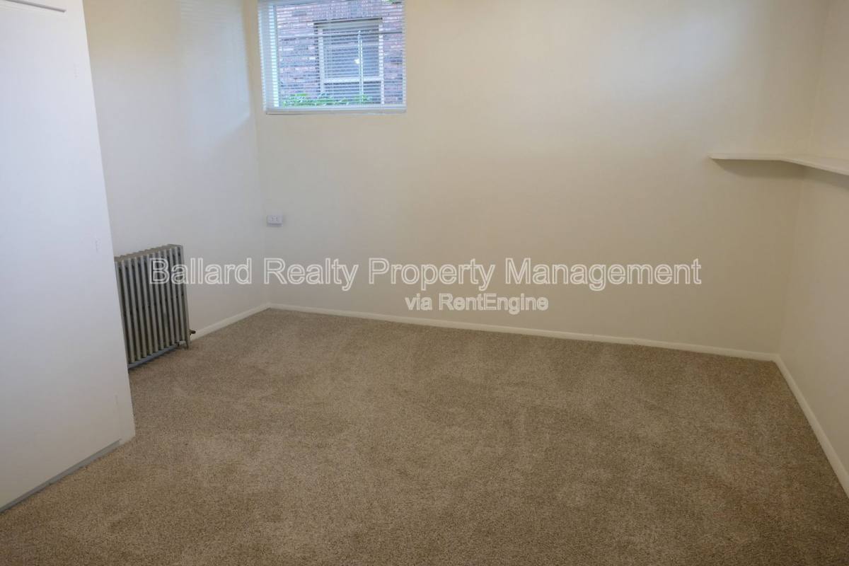Apartment for rent at 171 Boston St #A, Seattle, WA 98109