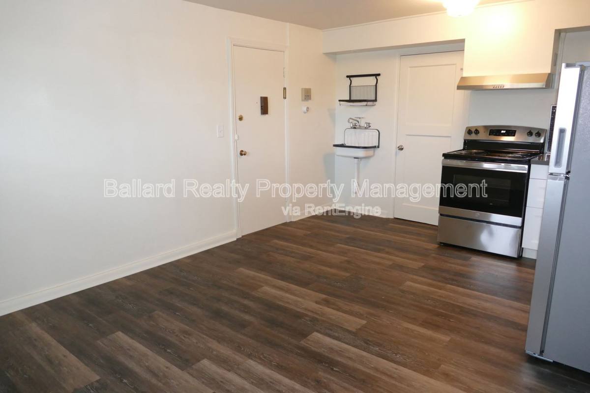 Apartment for rent at 171 Boston St #A, Seattle, WA 98109