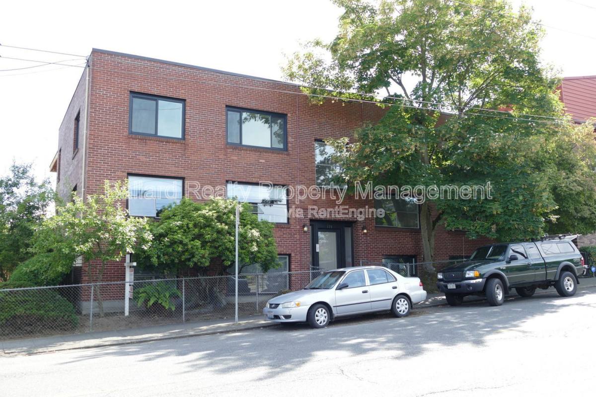 Apartment for rent at 171 Boston St #A, Seattle, WA 98109