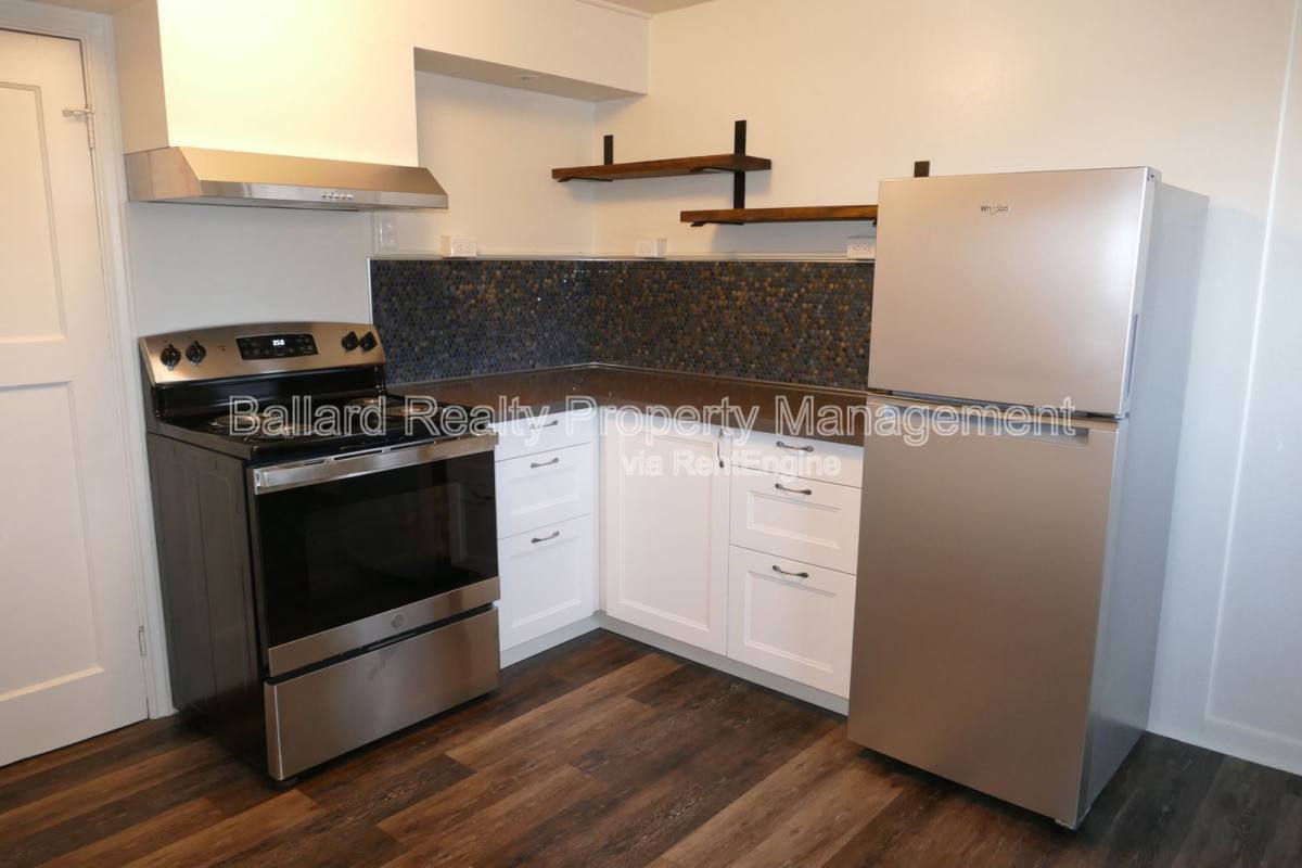 Apartment for rent at 171 Boston St #A, Seattle, WA 98109