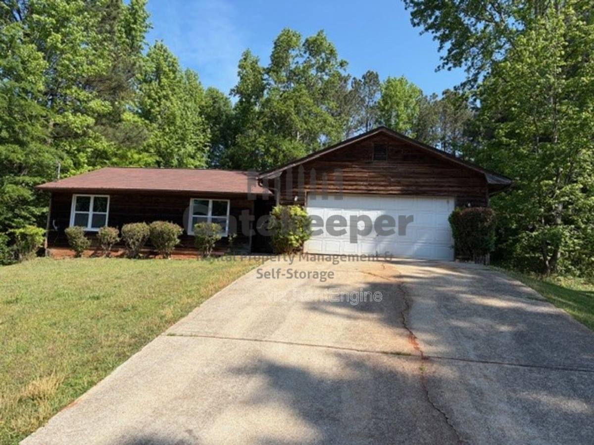 House for rent at 125 Elberta Dr, Newnan, GA 30265
