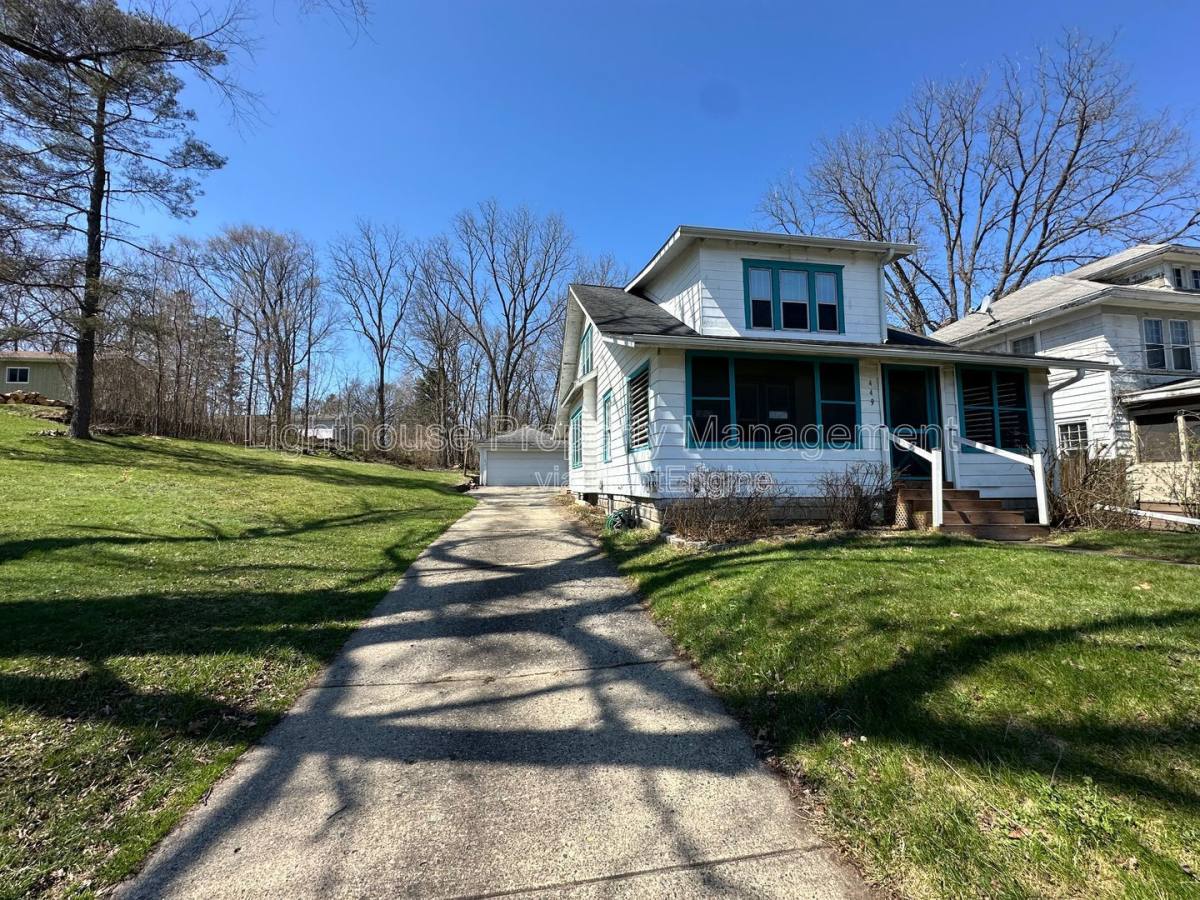 House for rent at 449 24th St N, Battle Creek, MI 49037