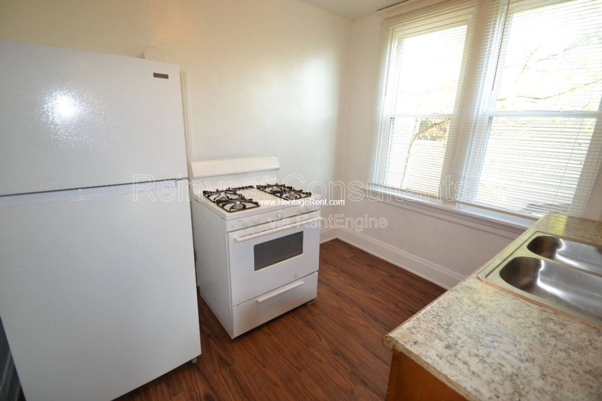 Apartment for rent at 4423 Greenlee Ave #2, Cincinnati, OH 45217
