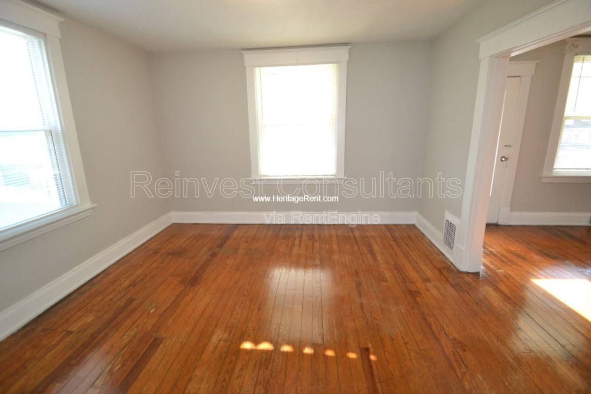 Apartment for rent at 4423 Greenlee Ave #2, Cincinnati, OH 45217