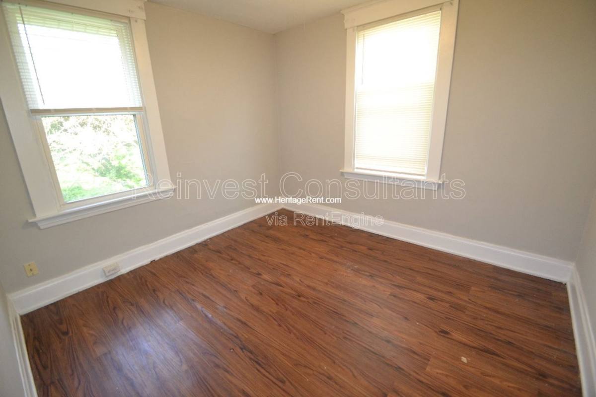 Apartment for rent at 4423 Greenlee Ave #2, Cincinnati, OH 45217