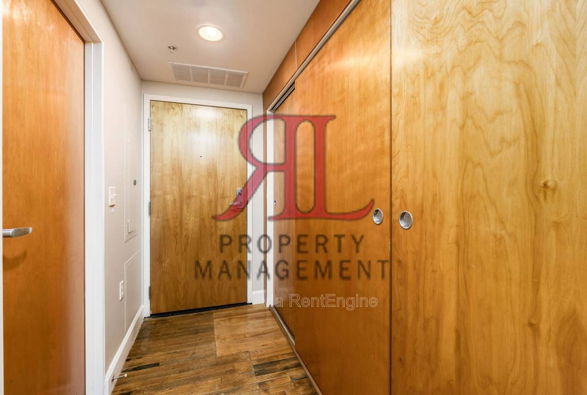 Apartment for rent at 106 N High St #101, Columbus, OH 43215