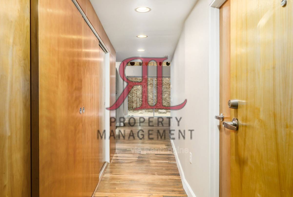Apartment for rent at 106 N High St #101, Columbus, OH 43215