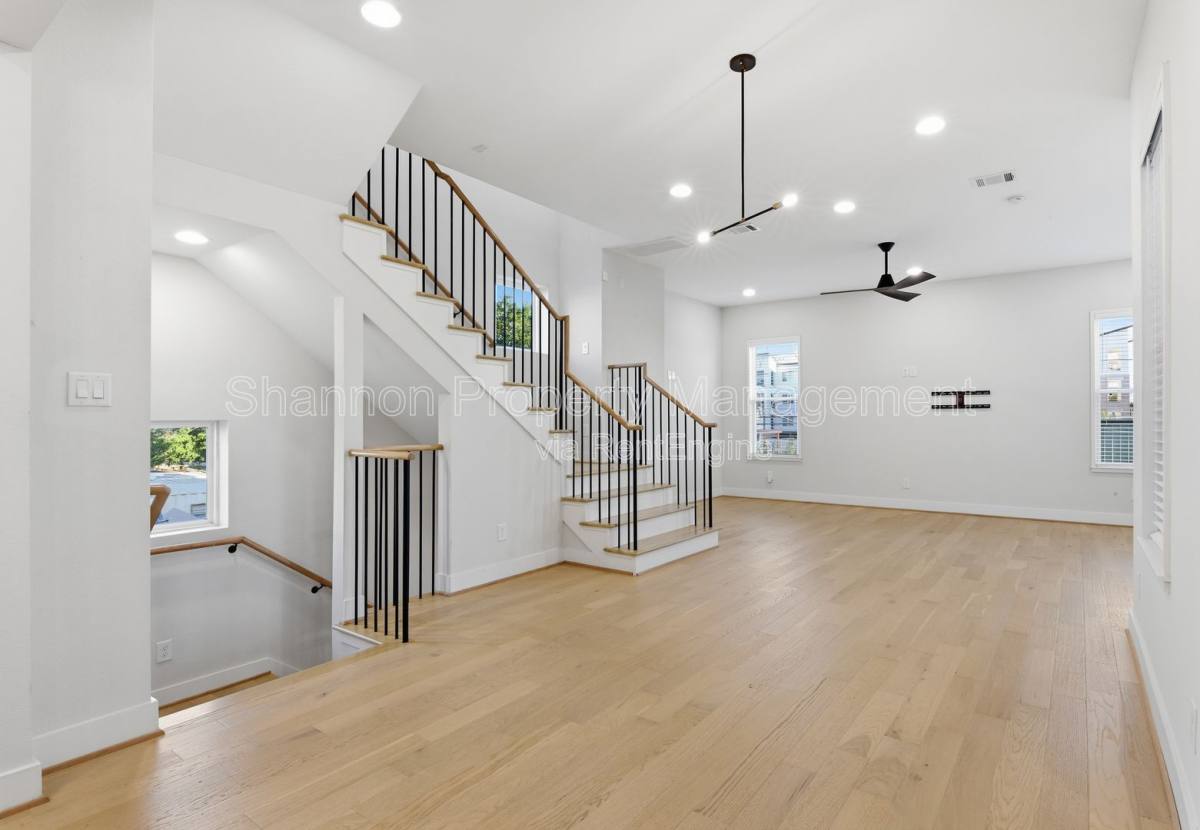 Apartment for rent at 2204 Lou Ellen Lane #C, Houston, TX 77018