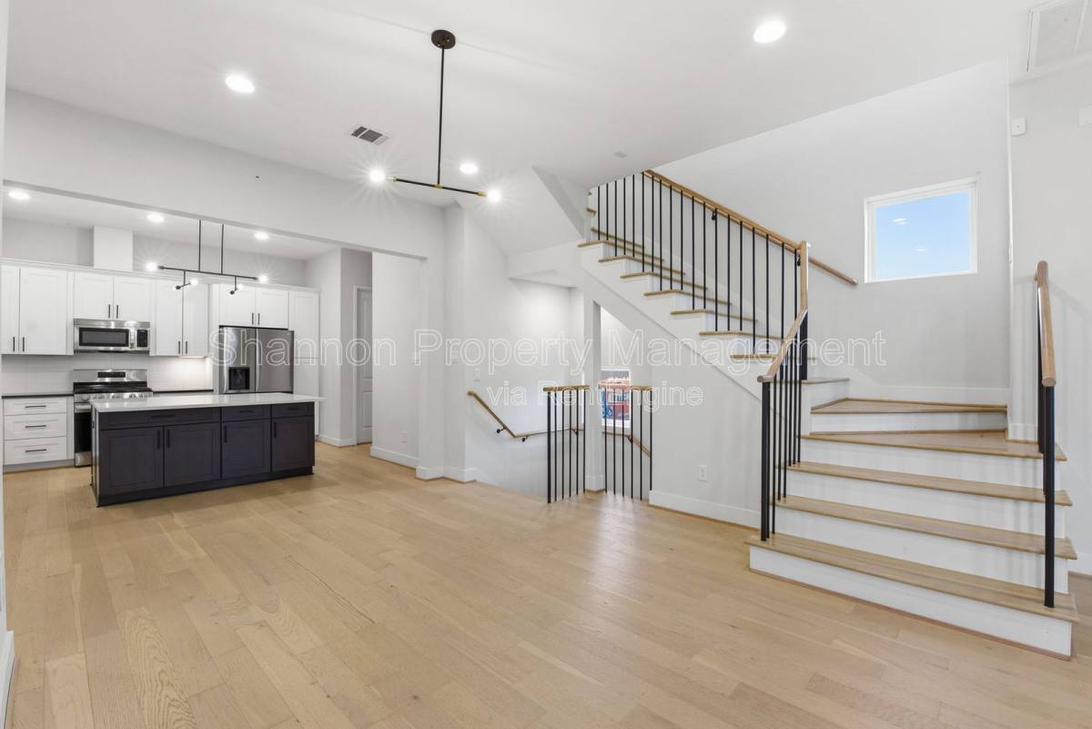 Apartment for rent at 2204 Lou Ellen Lane #C, Houston, TX 77018