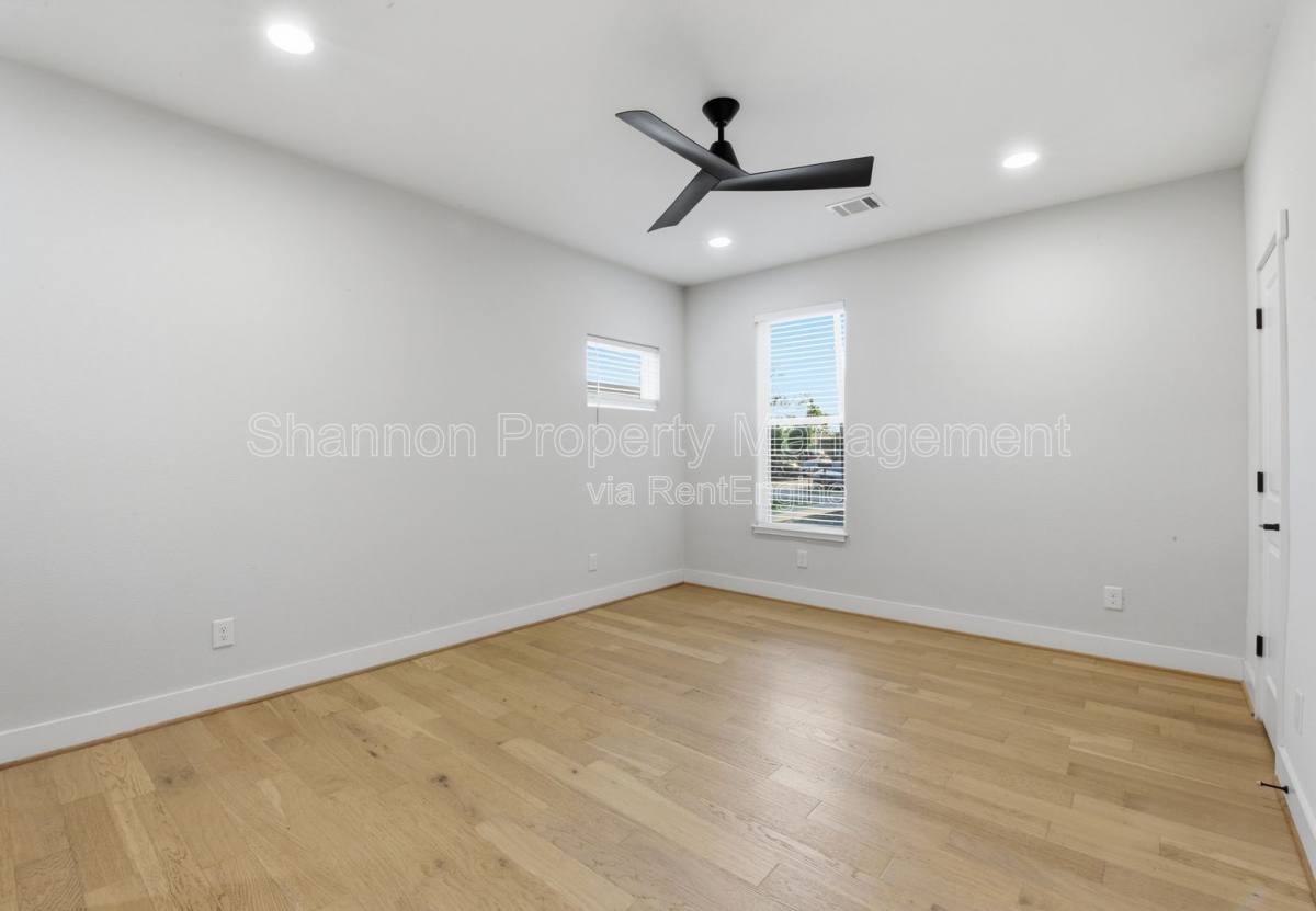 Apartment for rent at 2204 Lou Ellen Lane #C, Houston, TX 77018