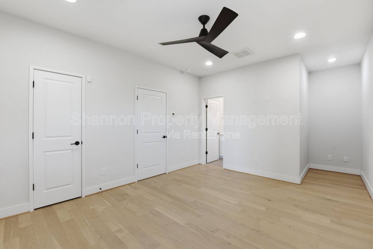 Apartment for rent at 2204 Lou Ellen Lane #C, Houston, TX 77018