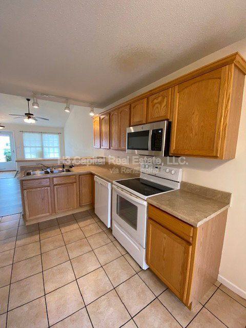 Apartment for rent at 55 Crimson Court #B, Highland, IL 62249
