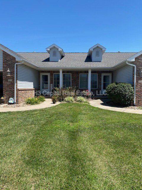 Apartment for rent at 55 Crimson Court #B, Highland, IL 62249