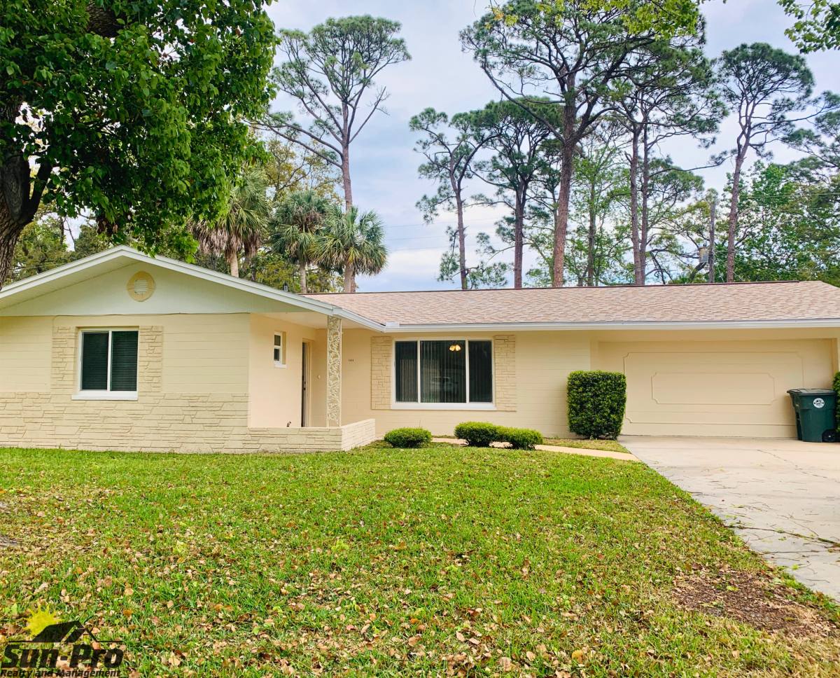 House for rent at 1505 Edgewater Rd, Daytona Beach, FL 32114