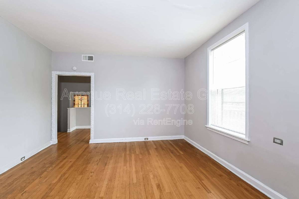 Apartment for rent at 6017 Kingsbury Ave #2F, Saint Louis, MO 63112