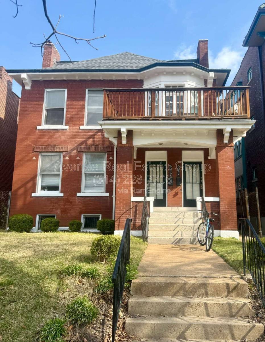 Apartment for rent at 6017 Kingsbury Ave #2F, Saint Louis, MO 63112