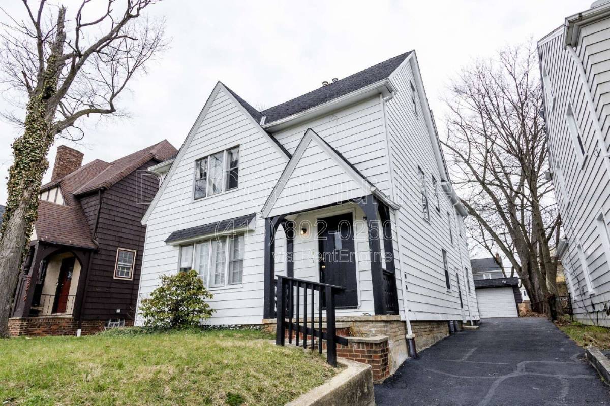 Apartment for rent at 3579 Riedham Rd #UP, Cleveland, OH 44120