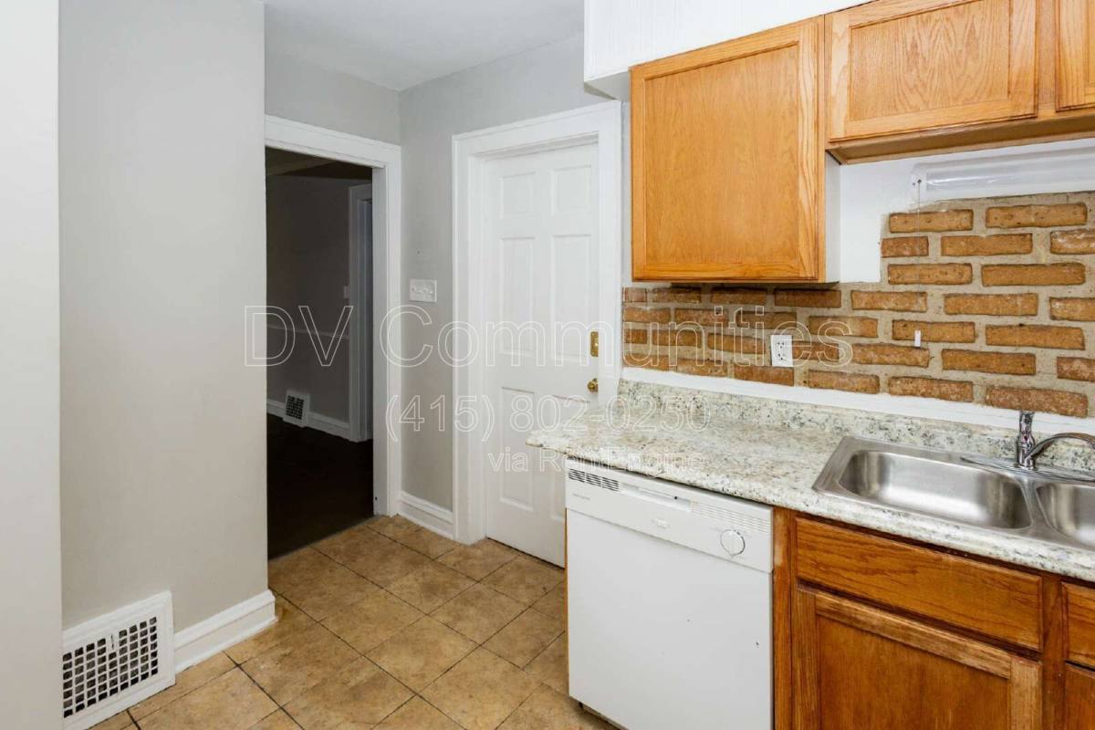 Apartment for rent at 3579 Riedham Rd #UP, Cleveland, OH 44120