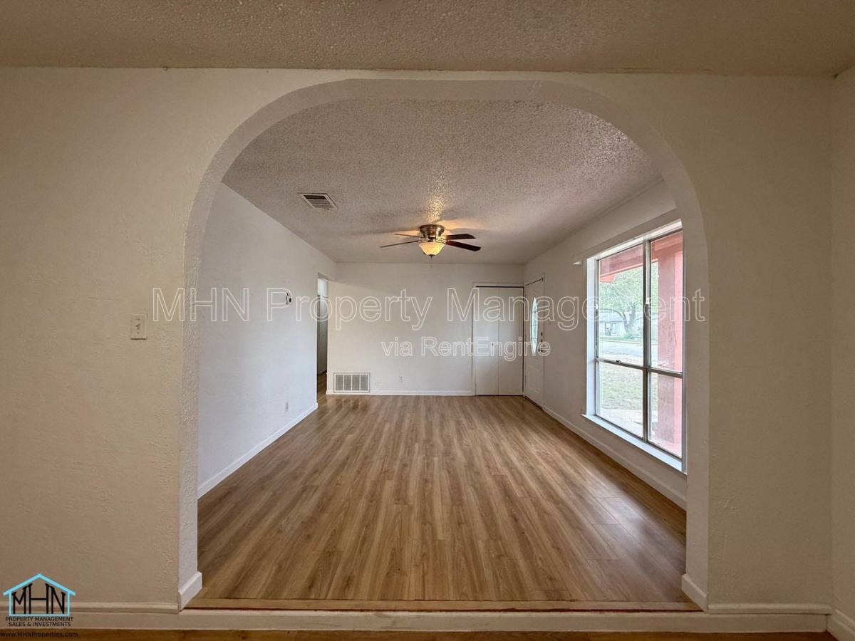 House for rent at 9607 Gold Hill Dr, San Antonio, TX 78245