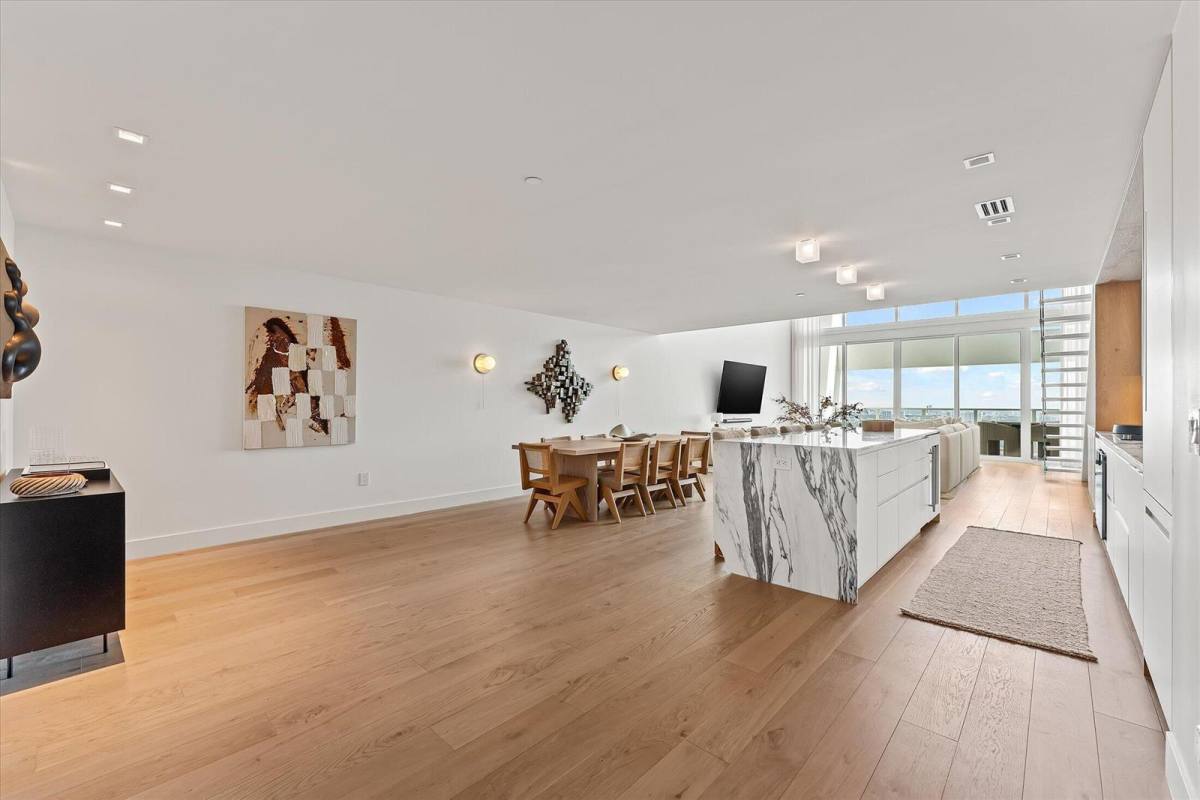 Apartment for rent at 1040 Biscayne Blvd, Miami, FL 33132