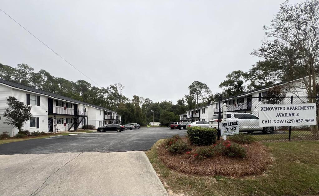 Apartment for rent at 500 N McDonald Ave, Douglas, GA 31533