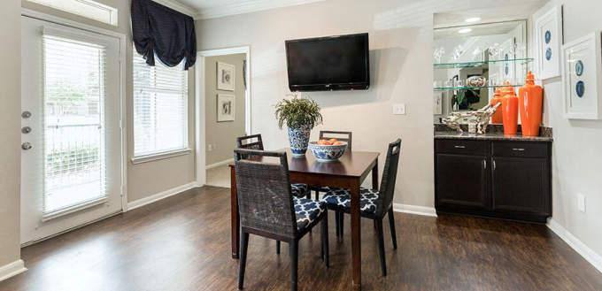 Apartment for rent at 2500 Old Farm Rd, Houston, TX 77063
