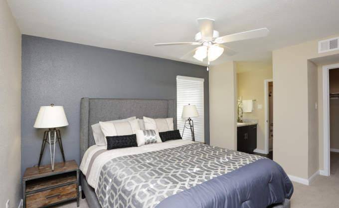 Apartment for rent at 695 Pineloch Dr, Webster, TX 77598