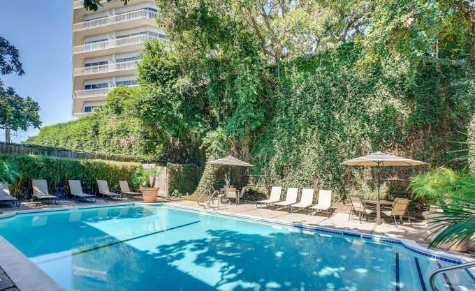 Apartment for rent at 5010 Woodway Dr, Houston, TX 77056