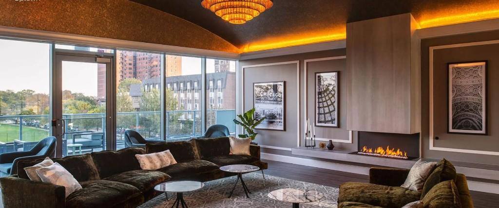 Apartment for rent at 811 W Agatite Ave #102, Chicago, IL 60640