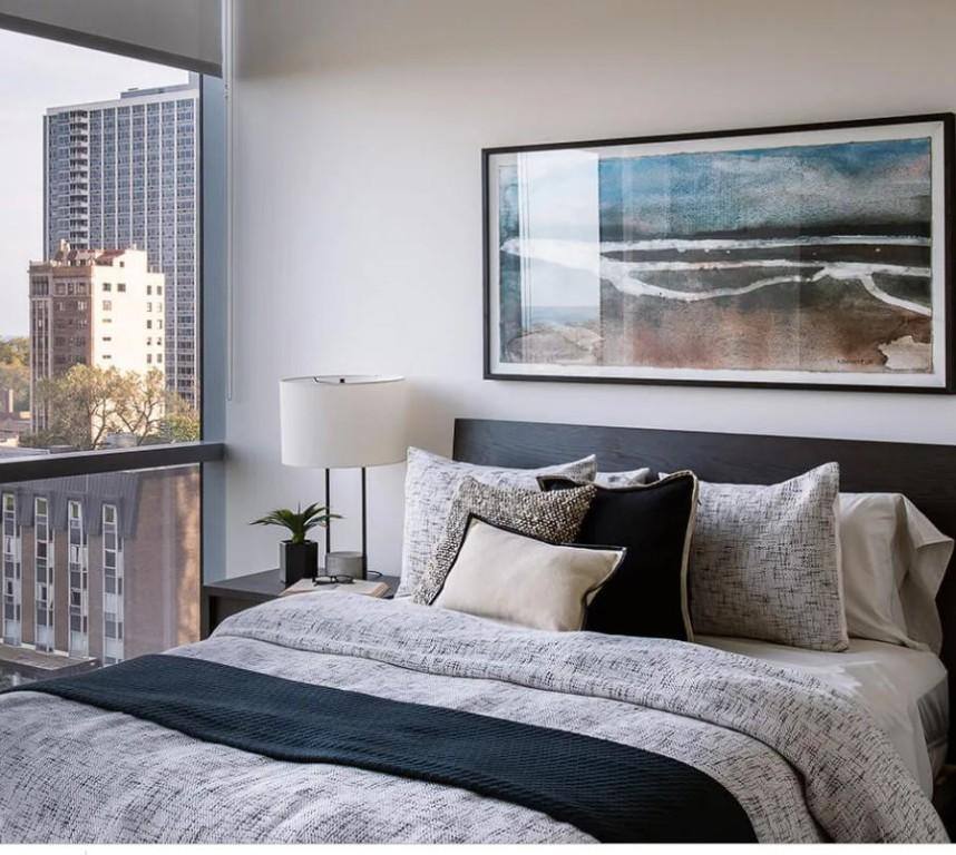 Apartment for rent at 811 W Agatite Ave #102, Chicago, IL 60640