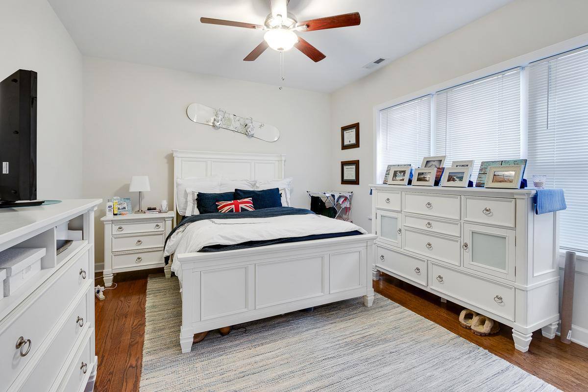 Apartment for rent at 1829 W Leland #1, Chicago, IL 60640