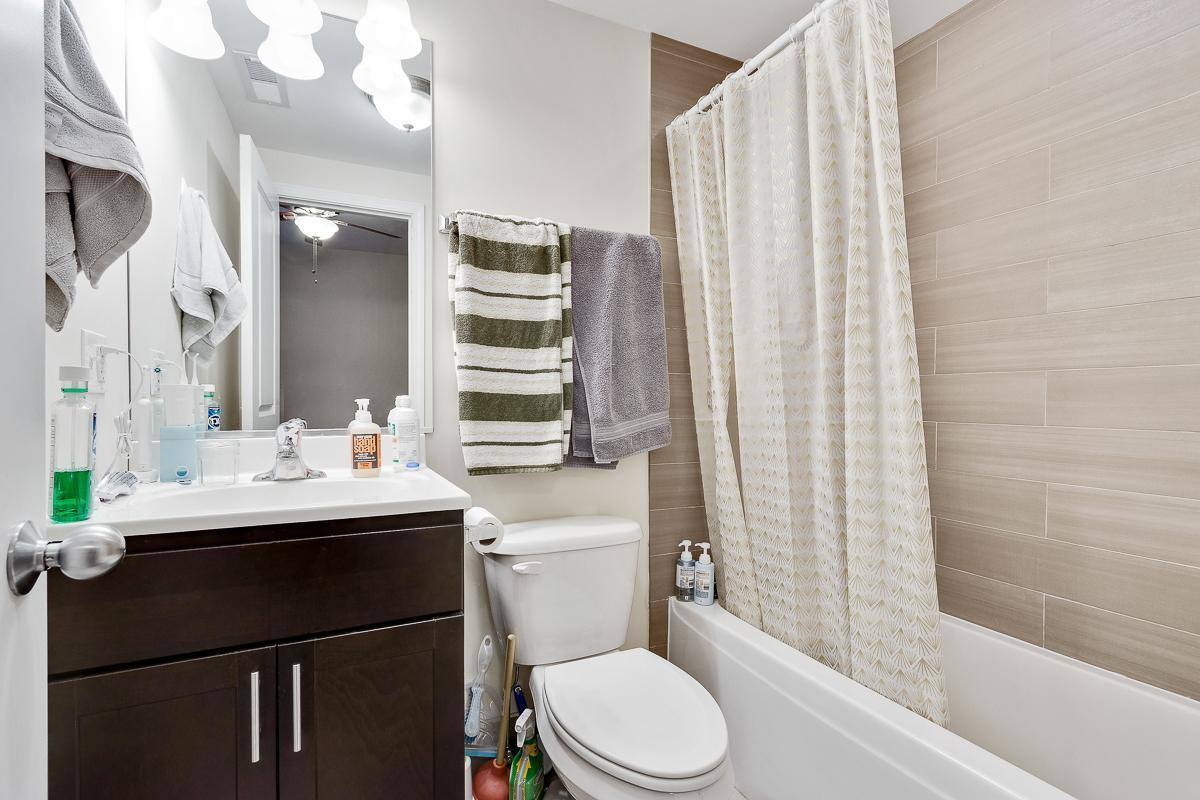Apartment for rent at 1829 W Leland #1, Chicago, IL 60640