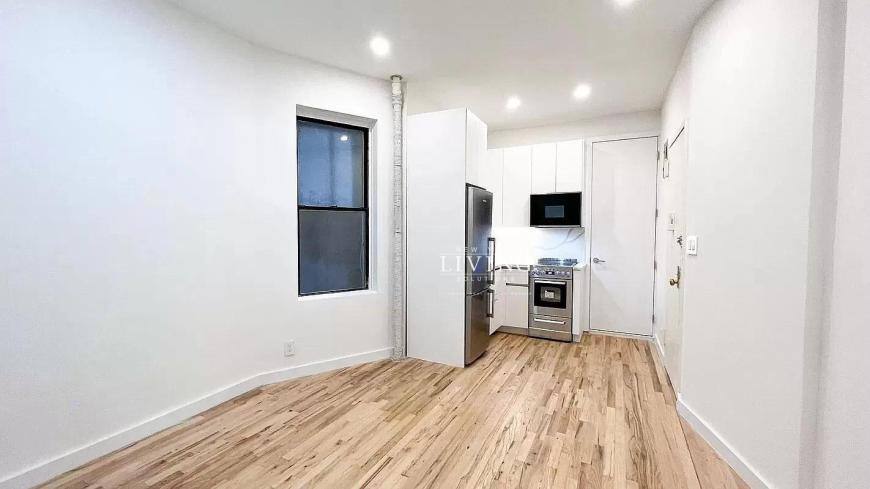 Apartment for rent at 110 Ninth Ave #2, New York, NY 10011