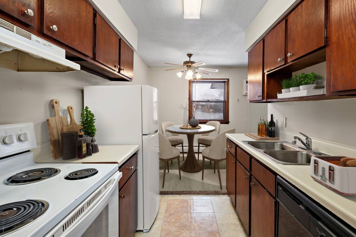 Apartment for rent at Kings Manor, 4309 Rhode Island Ave N, Minneapolis, MN 55428