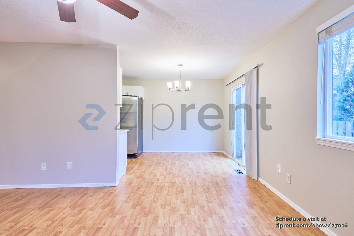 Townhouse for rent at 43 SW 206th Ave, Beaverton, OR 97006