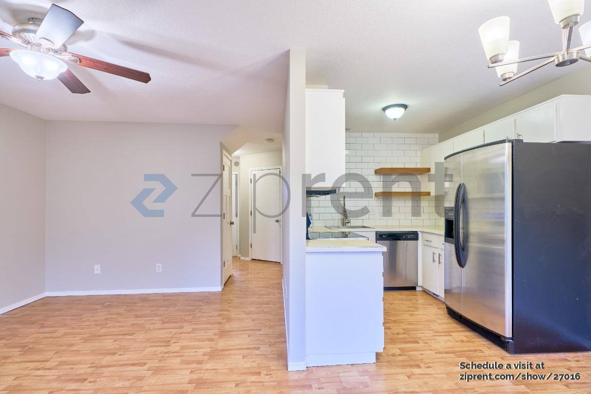 Townhouse for rent at 43 SW 206th Ave, Beaverton, OR 97006